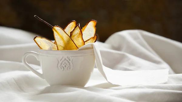 Birnenzucker Chips Auf Weißem Hintergrund — Stockfoto