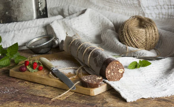 Salame Chocolate Com Biscoitos Avelãs — Fotografia de Stock