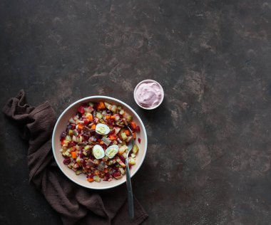 Rosolli, Rosolje, Heringsalat - Noel reklamı için pancar salatası.