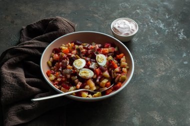 Rosolli, Rosolje, Heringsalat - Noel reklamı için pancar salatası.