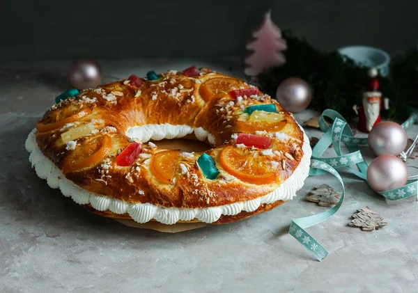Roscon de Reyes, Rosca de Reyes veya Epiphany keki, Kings keki