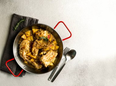 Conejo en salmorejo al estilo canario, Kanarya salamurasında kızarmış tavşan, İspanyol ve Kanarya Adaları yemekleri