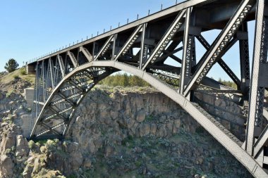 Çarpık Nehri demiryolu Köprüsü