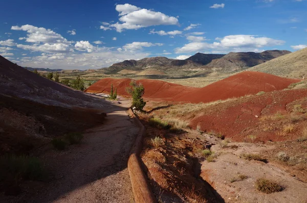 John dag fossila sängar nationalmonument - Trail & Red Hill — Stockfoto
