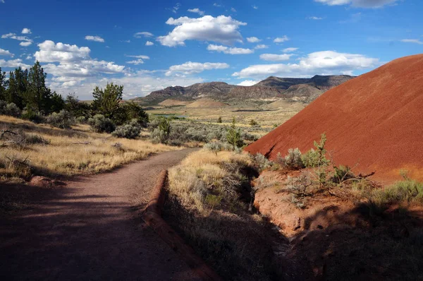 Röda ärr Knoll Trail på John dag fossila sängar nationalpark i Oregon — Stockfoto