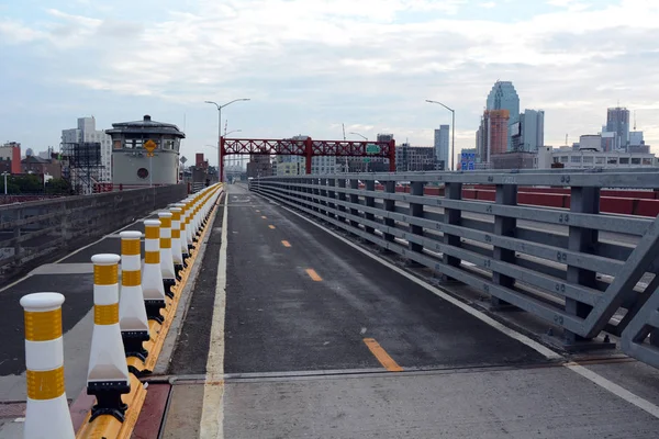 Pulaski Bridge cykelväg — Stockfoto