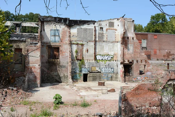 Pas kemer kırsal kesiminde eski bir tuğla fabrikası kalıntıları.