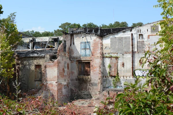 Pas kemer kırsal kesiminde eski bir tuğla fabrikası kalıntıları.