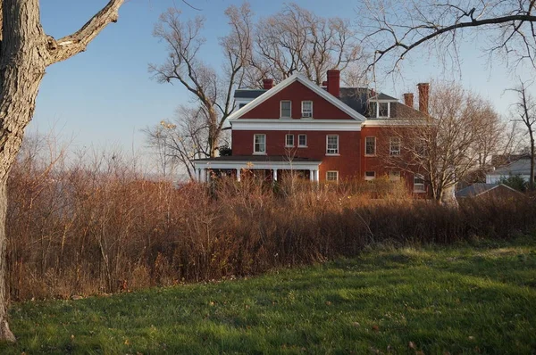 Old Red Rural House — Stock Photo, Image