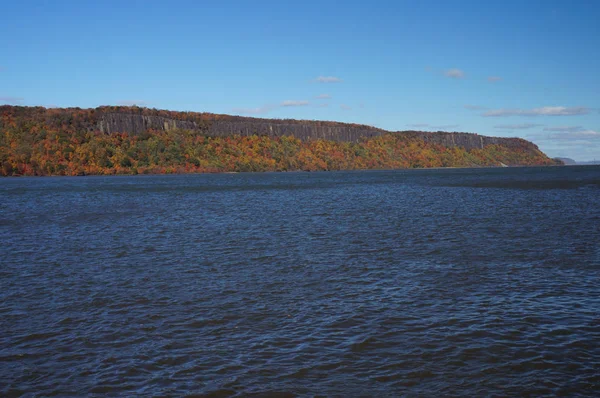 Rzeki Hudson Palisady Spadek Liści Drzewach — Zdjęcie stockowe