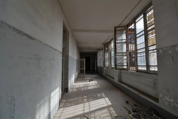 Przedpokój Opuszczonym Budynku Szpitala Włochy — Zdjęcie stockowe