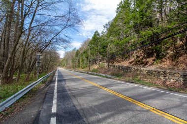 New York Otoyolu 403, New York 'un kuzeyinde Cat Rock Yolu.