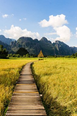 güzel Vieng Tara Büyük dağlar görünümü 