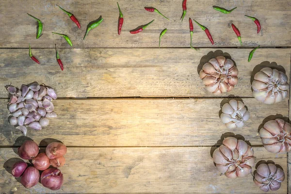 Healthy vegetables  Garden Shallot Thai Garlic Thai bird chilli — Stock Photo, Image