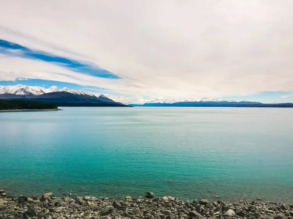 Yeni Zelanda 'da göl ve buzdağı. — Stok fotoğraf