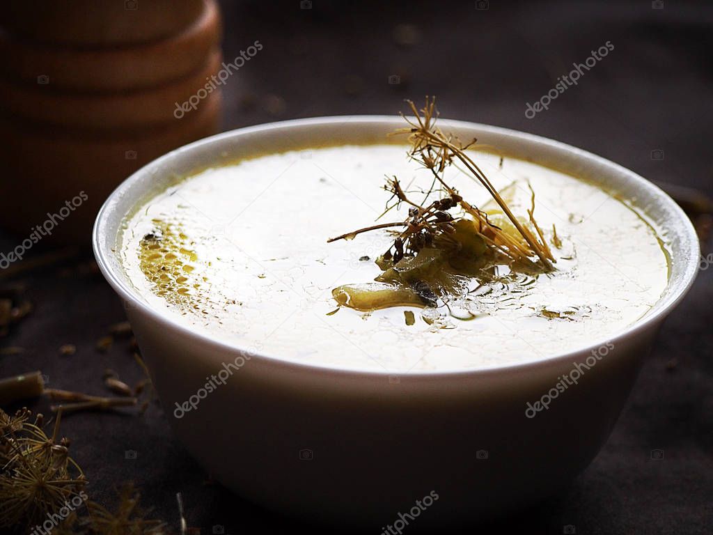 cucumber soup, cucumber,soup,water,green,vegetables,pepper,bowl,Spices,people,food,dish,brown,image,photo,cumin.