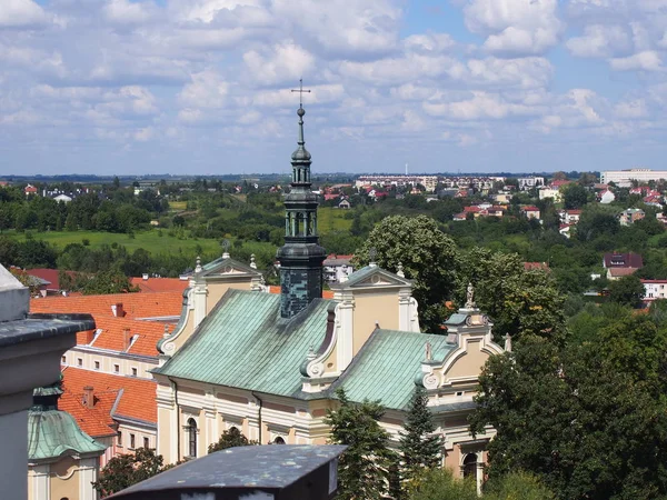 Polonia, Sandomierz, vista desde lo alto de la ciudad, paisaje, edificios, río, casco antiguo — Foto de Stock