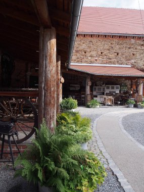 Tuğla bina, Botanik Bahçesi Wojsawice