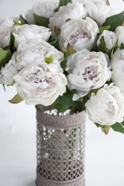 Kadınlar günü ve anneler günü için romantik bir gül, tebrik kartı..