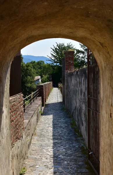 市内の建築 壁のイタリアビュー — ストック写真