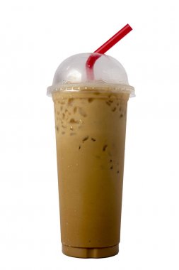 Beyaz arka planda izole edilmiş buzlu kahve..