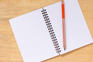 boş defter kalem üzerinde ahşap ile