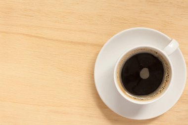 Kahve fincanı ahşap arka plan