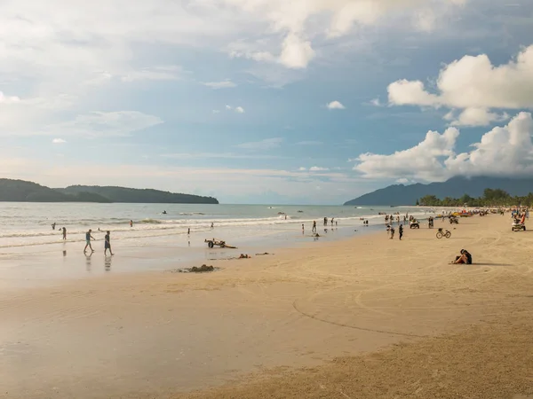 Günbatımında Cenang Beach, Langkawi, Malezya bekliyor