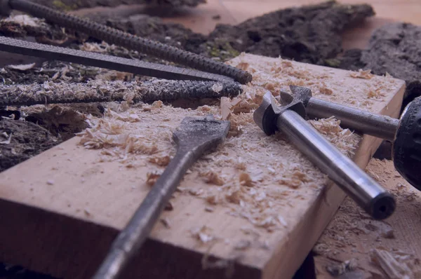 Atölyede marangoz aletleri