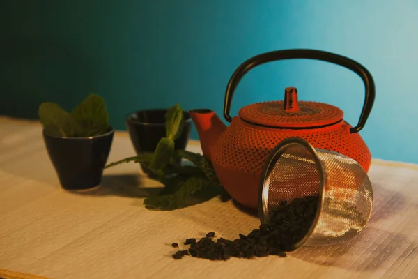 çay ve demir demlik