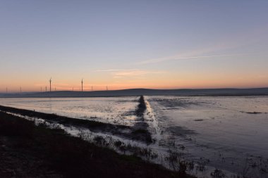 Amanecer desde una carretera nacional de Endülüs