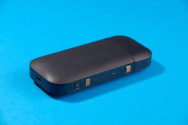 tütün ısıtma sistemi mavi arka planda