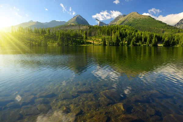 Horské jezero Štrbské pleso — Stock fotografie