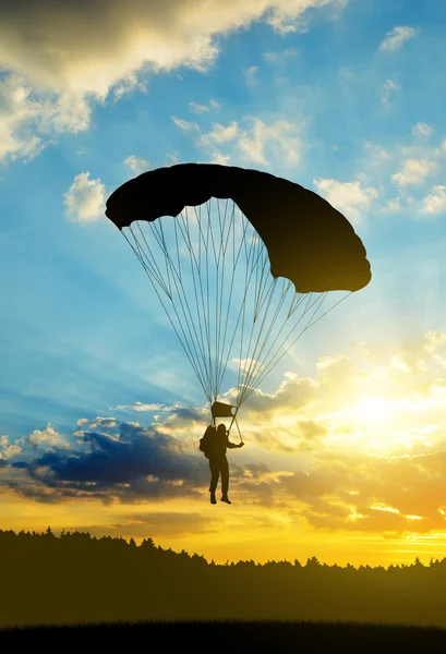 실루엣 skydiver 낙하산 병 — 스톡 사진