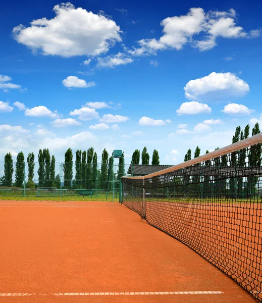 Campo da tennis in terra battuta — Foto Stock