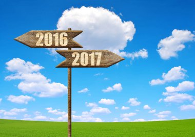 Ahşap işareti metin 2016 ve 2017 ile. 