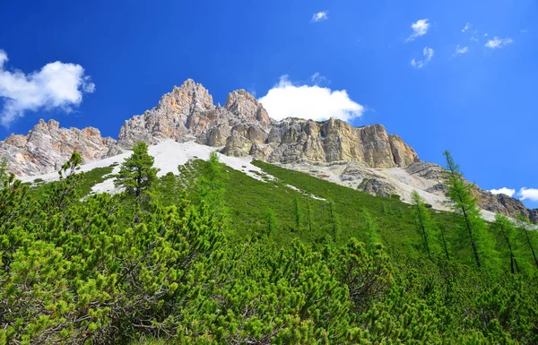 Paysage de montagne dans le Parc Naturel des Fanes — Photo