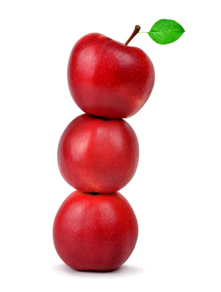 Røde epler med grønt blad – stockfoto