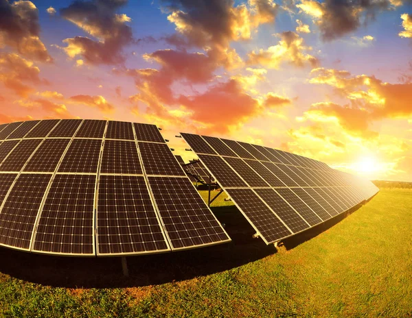 Photovoltaic panels at sunset. — Stock Photo, Image