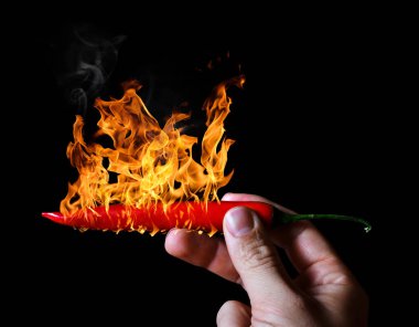 Red hot chili peppers yanan tutan el