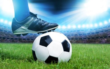 Ayak topuyla futbolcu 