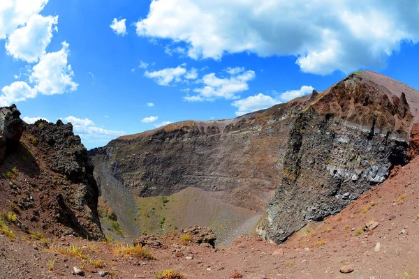 在那不勒斯，意大利维苏威火山火山口 — 图库照片