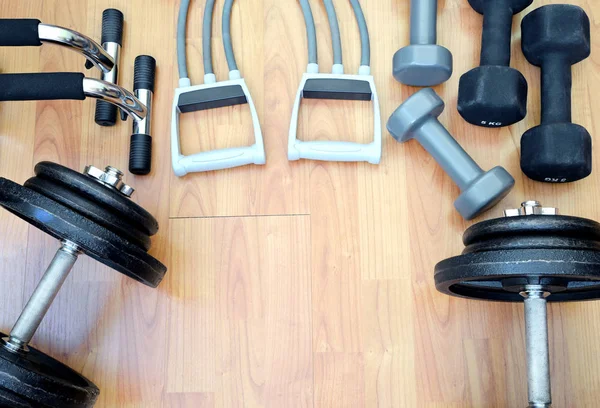 Halters en elastische oefening band voor fitnesstraining. — Stockfoto