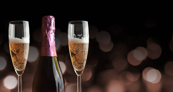 Пляшка Дві Склянки Шампанським Святкування Нового Року — стокове фото