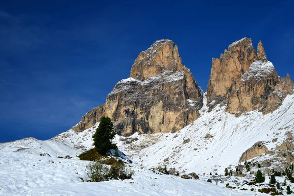 Horská Skupina Sassolungo Langkofel Krásná Zasněžená Zimní Krajina Dolomitech Provincie — Stock fotografie