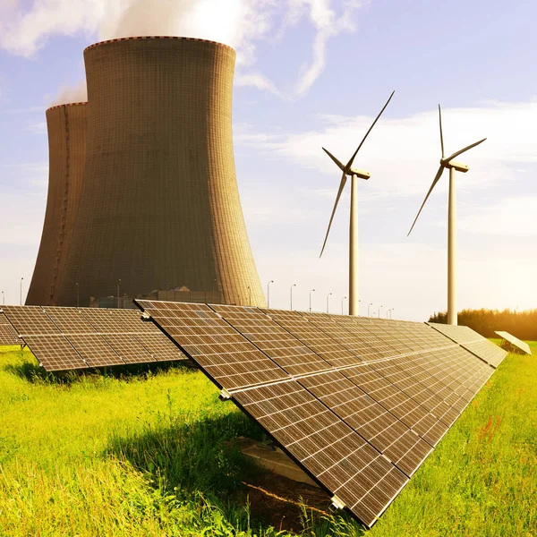 Paneles Solares Centrales Nucleares Turbinas Eólicas Amanecer Concepto Recursos Energéticos —  Fotos de Stock