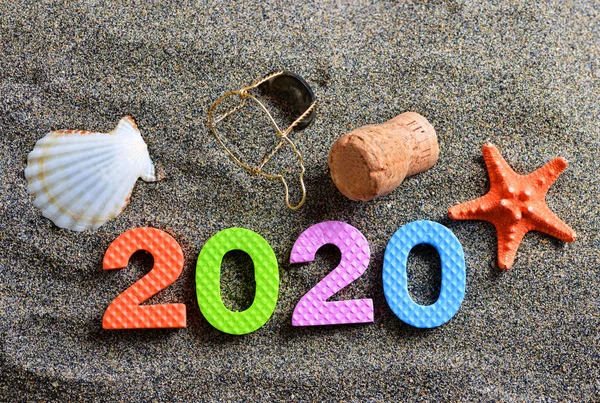 Número 2020 Concha Mar Estrela Mar Rolha Cortiça Champanhe Praia — Fotografia de Stock