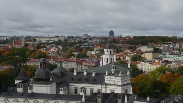 Timelapse widok na obszarze miasta Wilna jesienią — Wideo stockowe