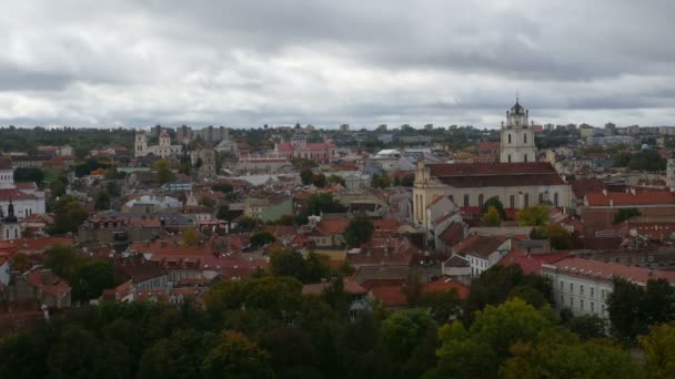 Timelapse widok na obszarze miasta Wilna jesienią — Wideo stockowe