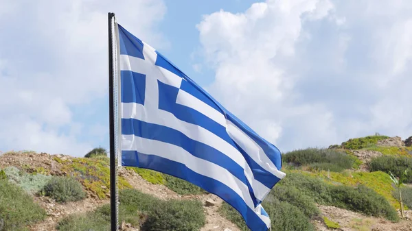 Řecká vlajka na do flagstaff — Stock fotografie